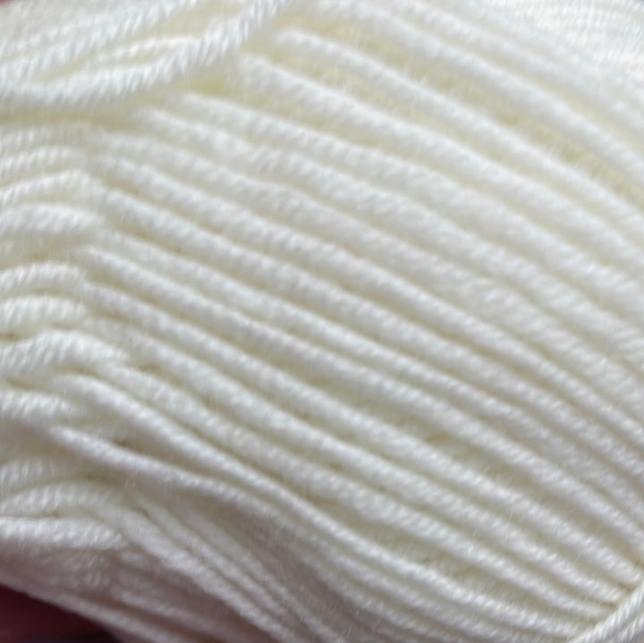 Superwash merino DK d'Estelle yarns