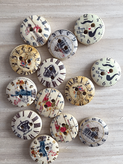 7 Boutons de bois à 2 trous (15mm)