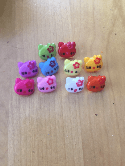 10 boutons Hello Kitty (12mm)