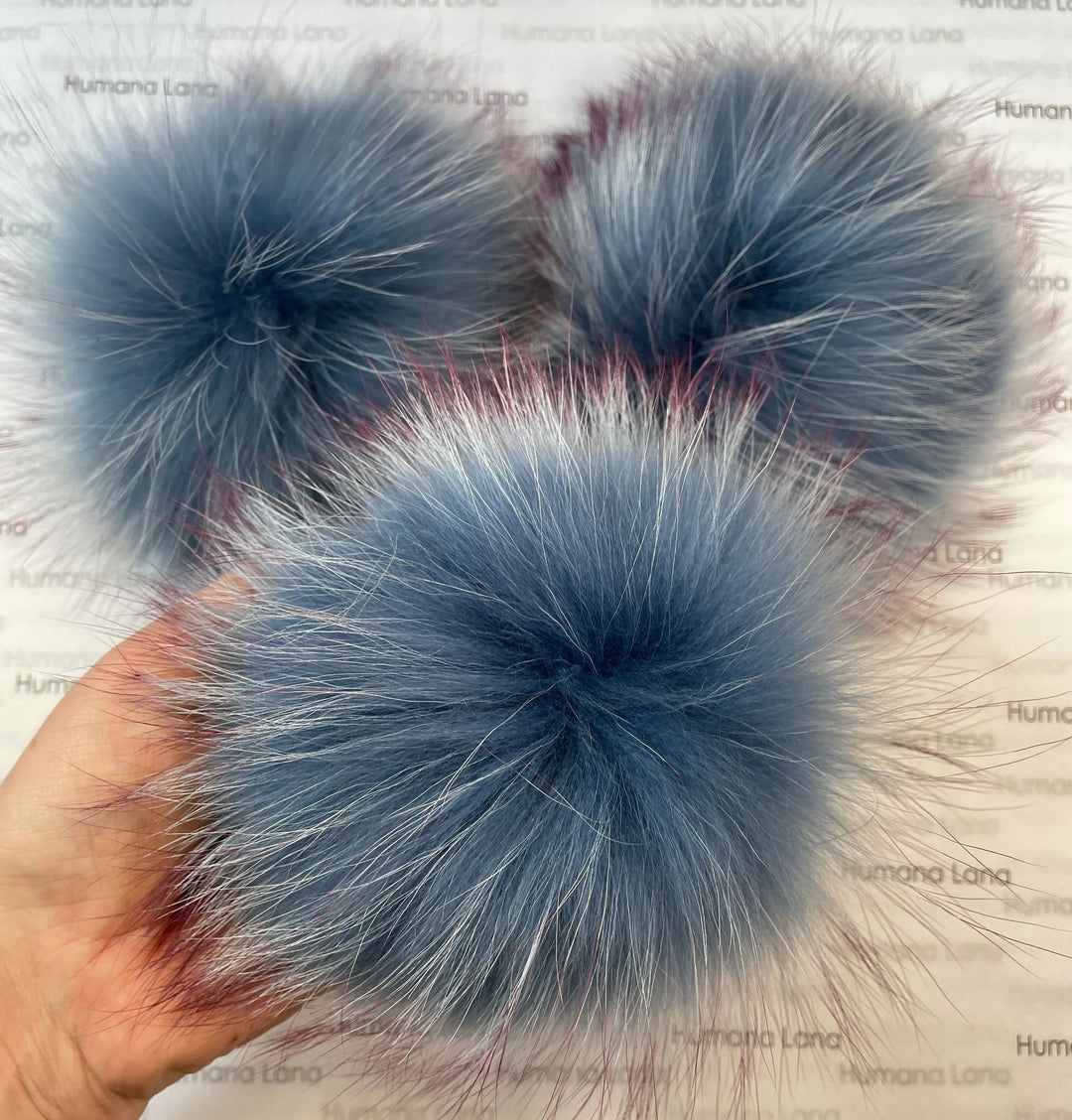 Pompons en fourrure de Bleu acier à pointes bourgognes