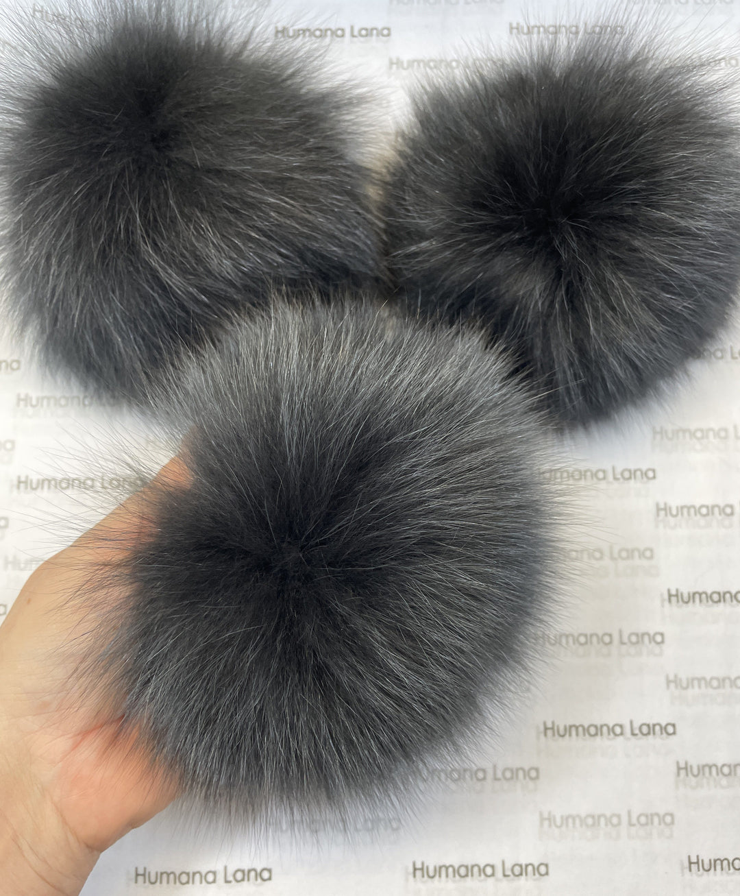 Pompon en fourrure de renard smoke grey