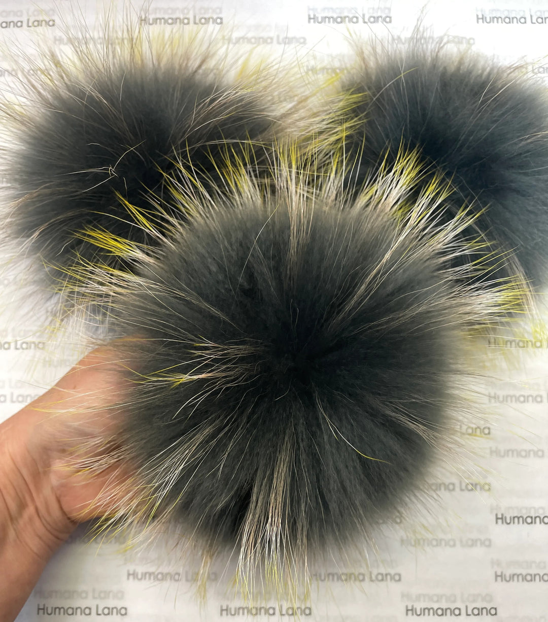 Pompon en fourrure Gris à pointes jaunes