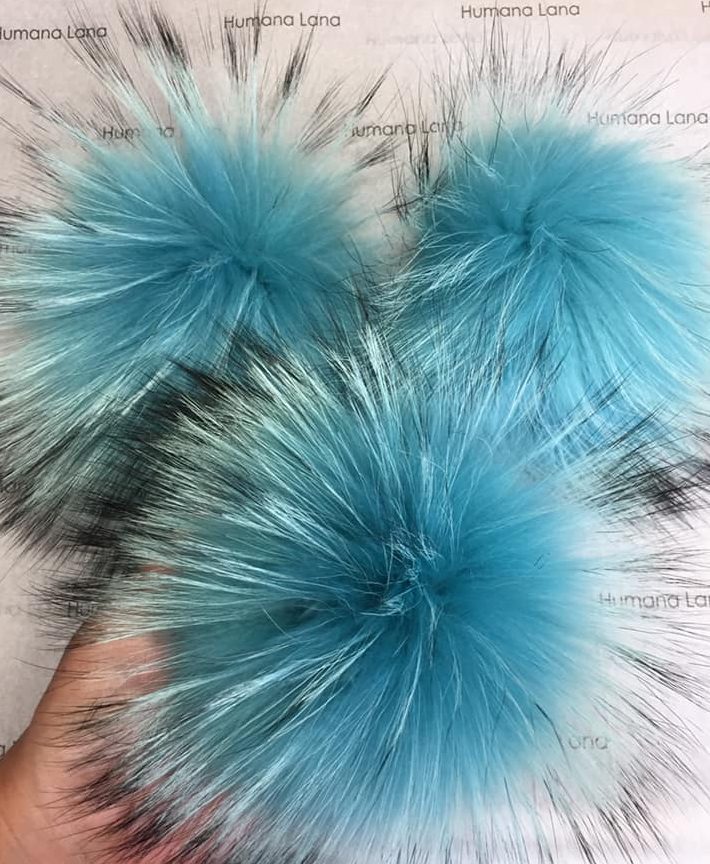 Pompons de fourrure Bleu ciel