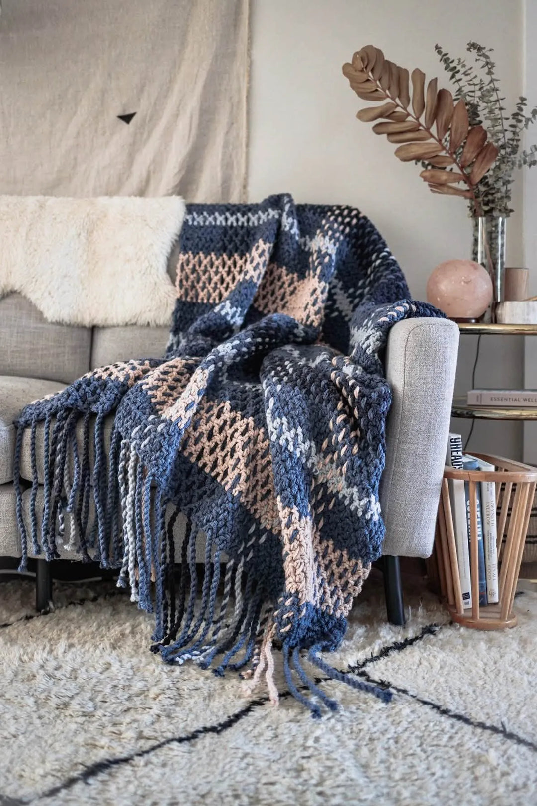 Atelier au crochet. On fait un plaid.