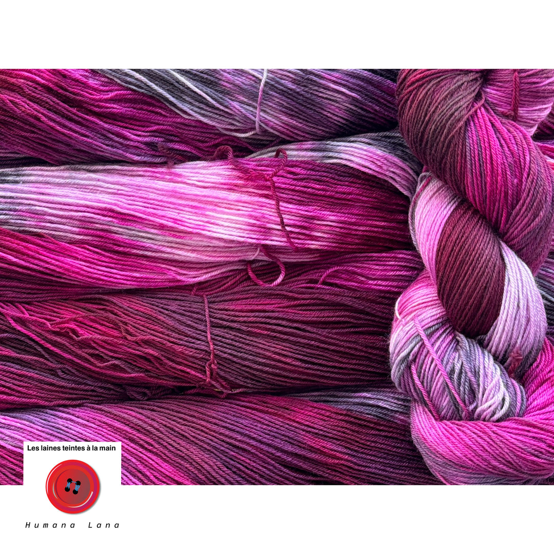 Laine à bas exclusive Humana Lana de couleur Braise de magenta