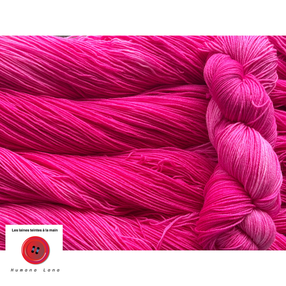 Laine à bas exclusive Humana Lana de couleur Doux fushia