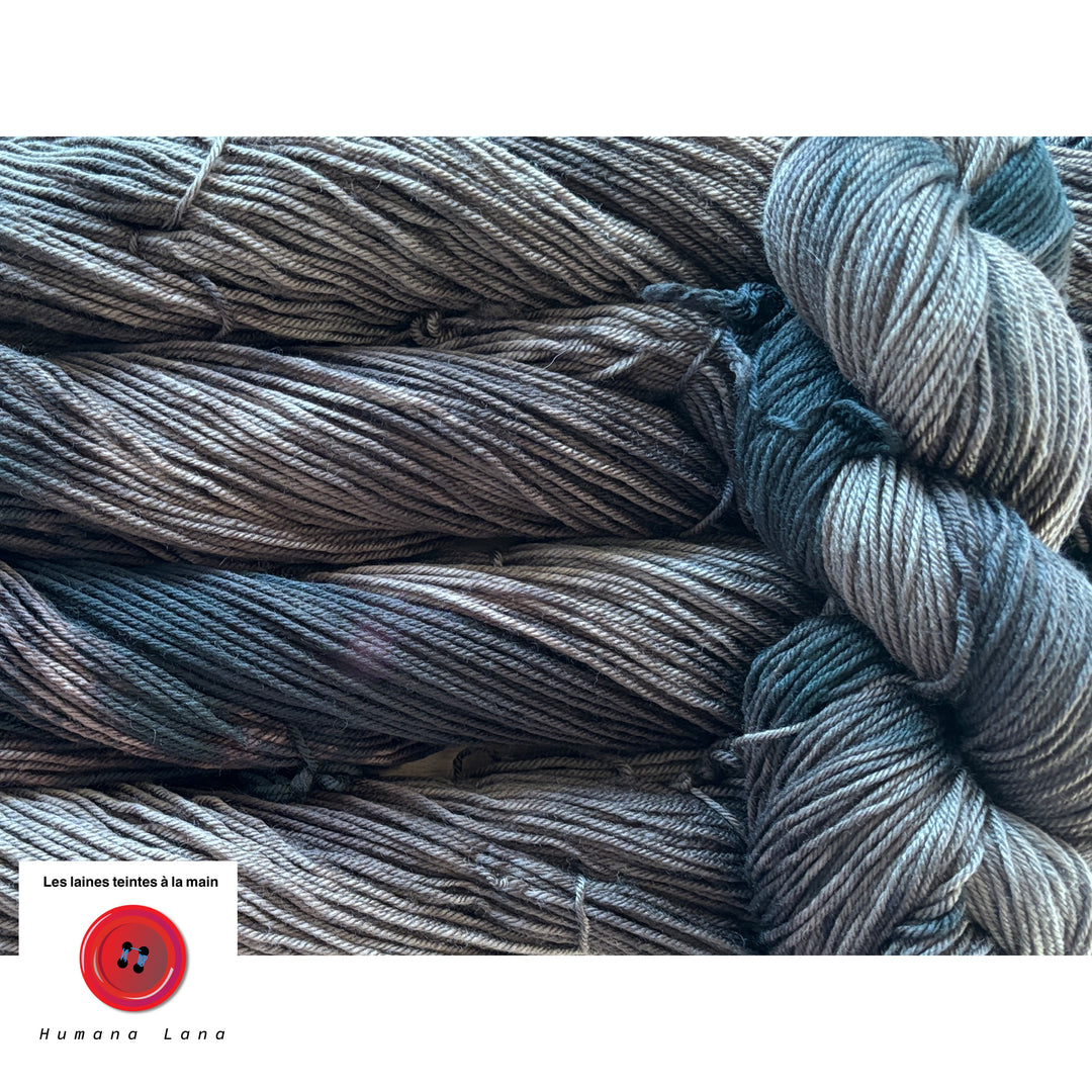 Laine à bas DK exclusive Humana Lana de couleur brun profond