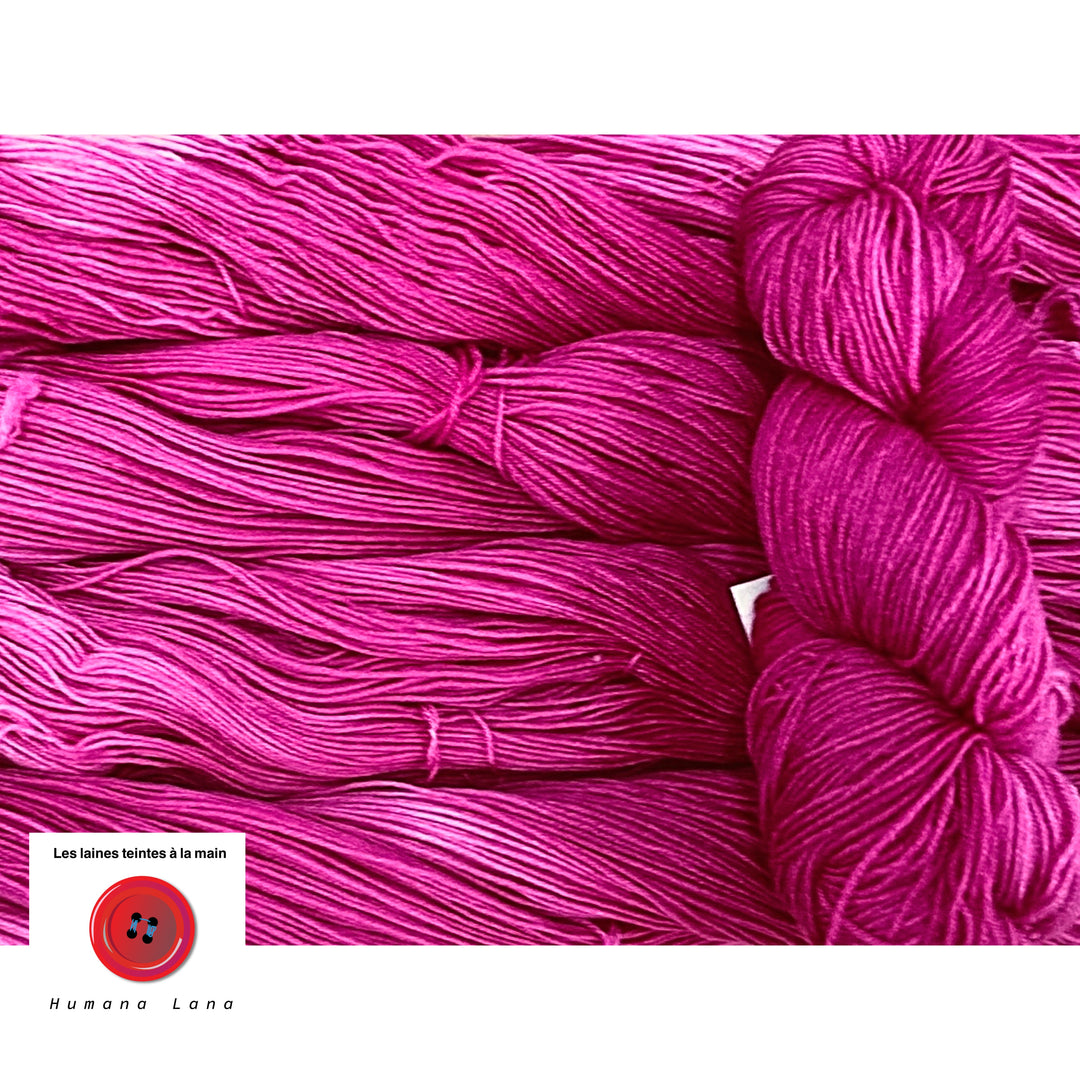 Laine à bas exclusive Humana Lana de couleur Doux fushia