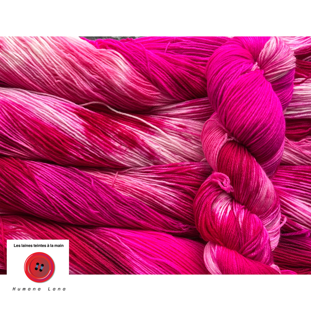 Laine à bas exclusive Humana Lana de couleur Octobre rose