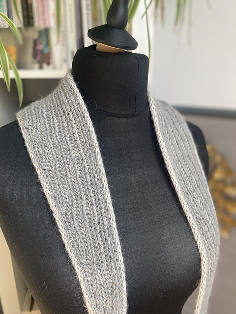 Cours de tricot. On apprend à faire le point brioche.