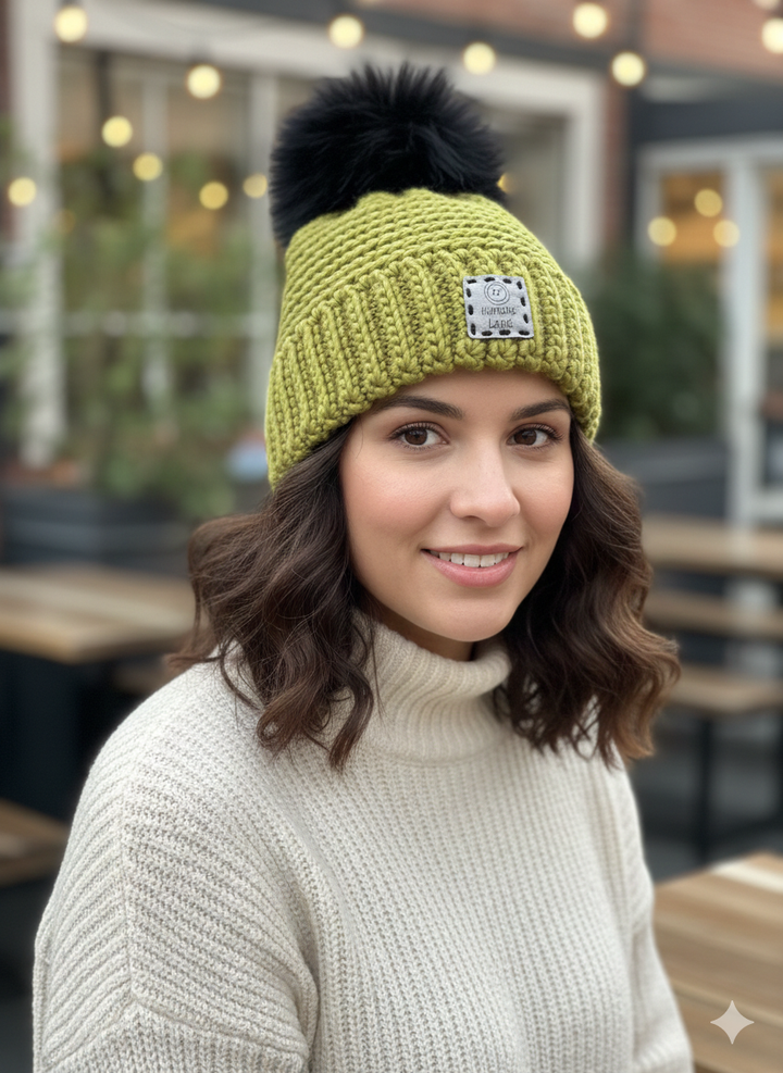 Tuque à pompon vert pistache au crochet