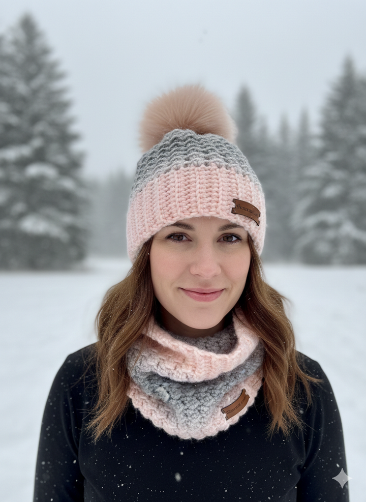 Ensemble de tuque et cache-cou au crochet, de couleur rose léger et gris