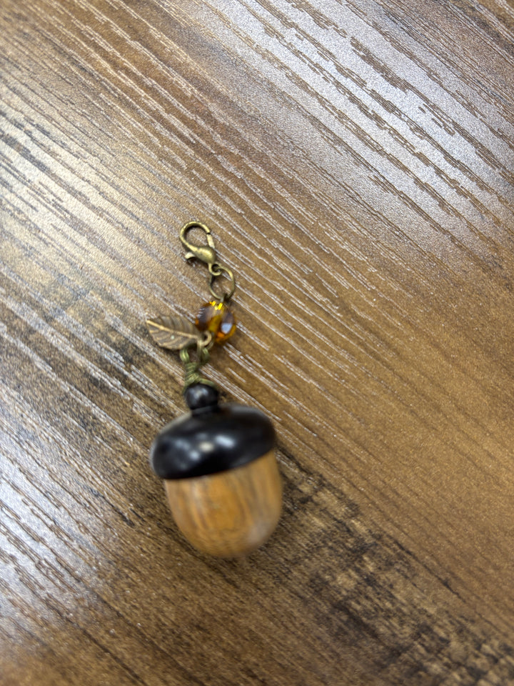 Petit gland porte marque-mailles