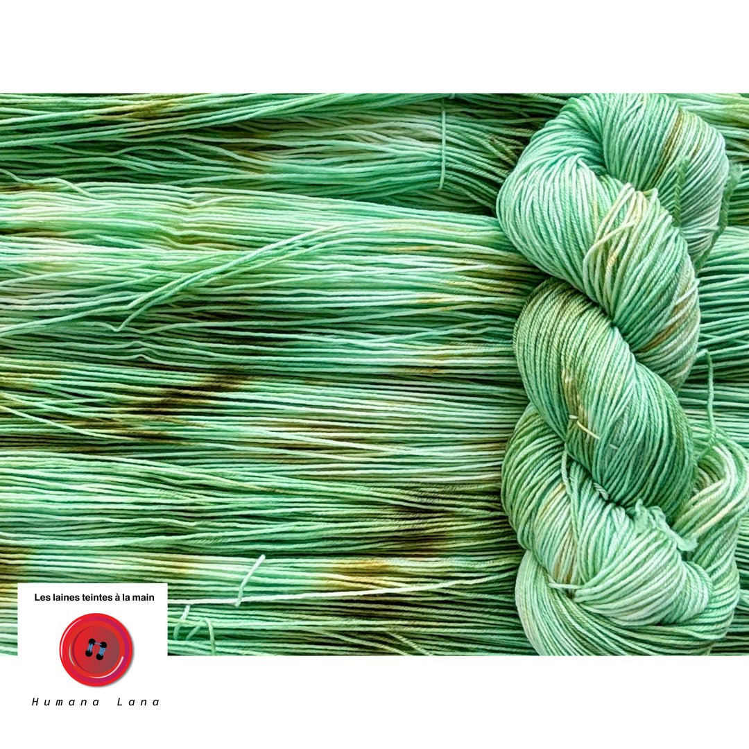 Laine à bas exclusive Humana Lana de couleur Menthe Sauvage