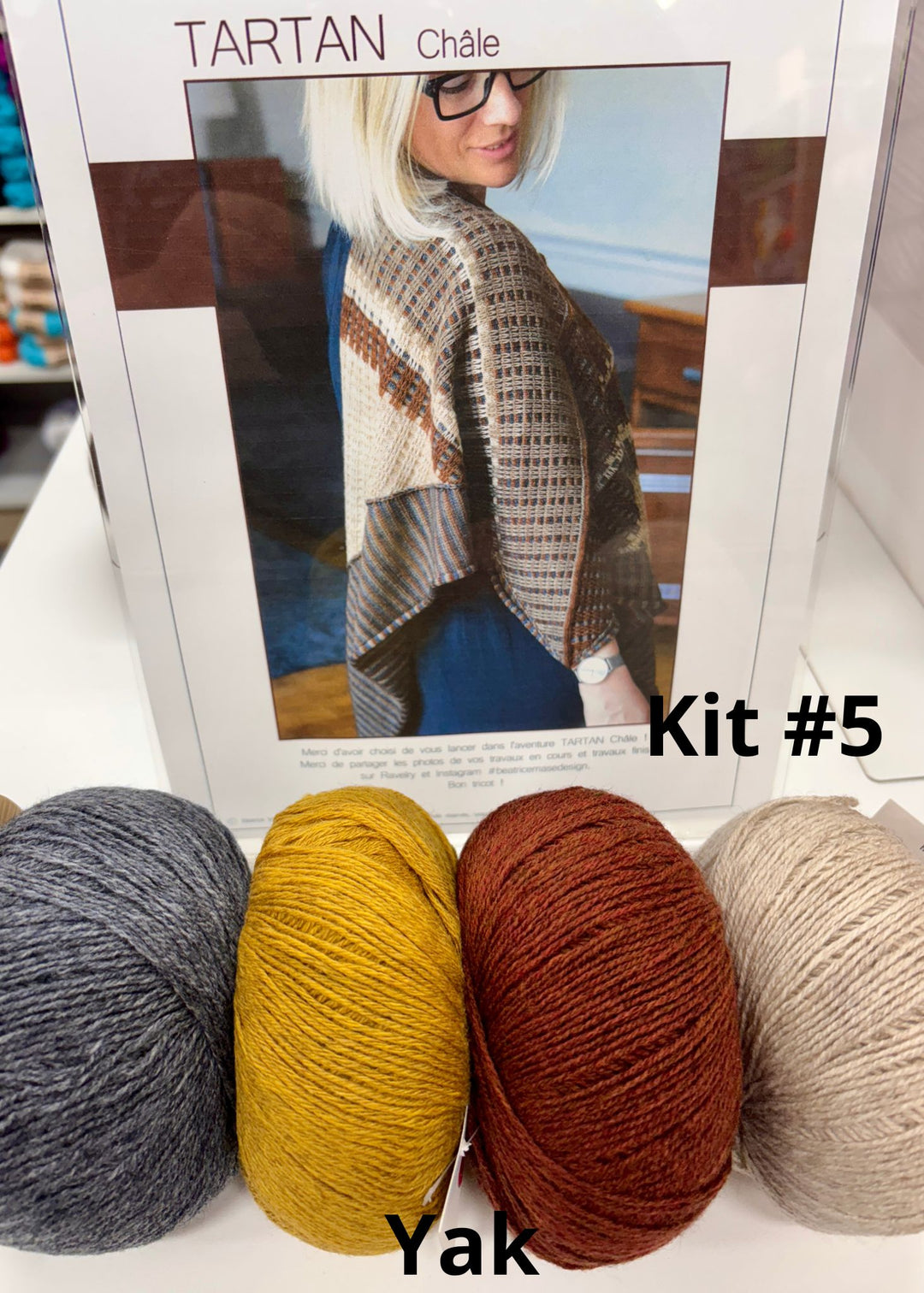 Kal d'automne 2025. Le tartan Shawl en Français ou Anglais de Beatrice Mase