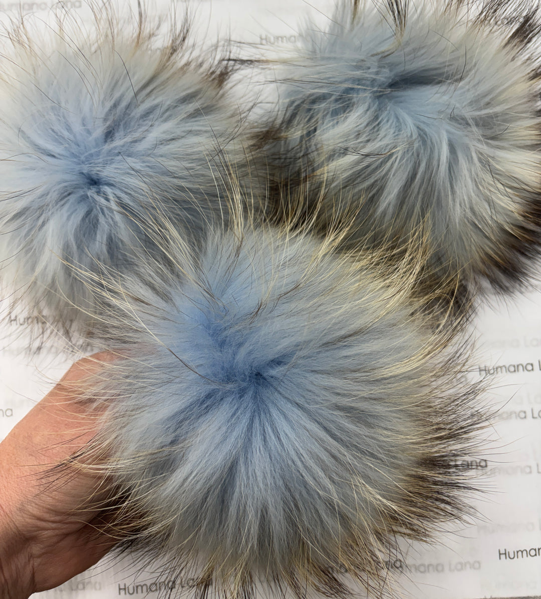 Pompons de fourrure Bleu boréal de 17-20cm