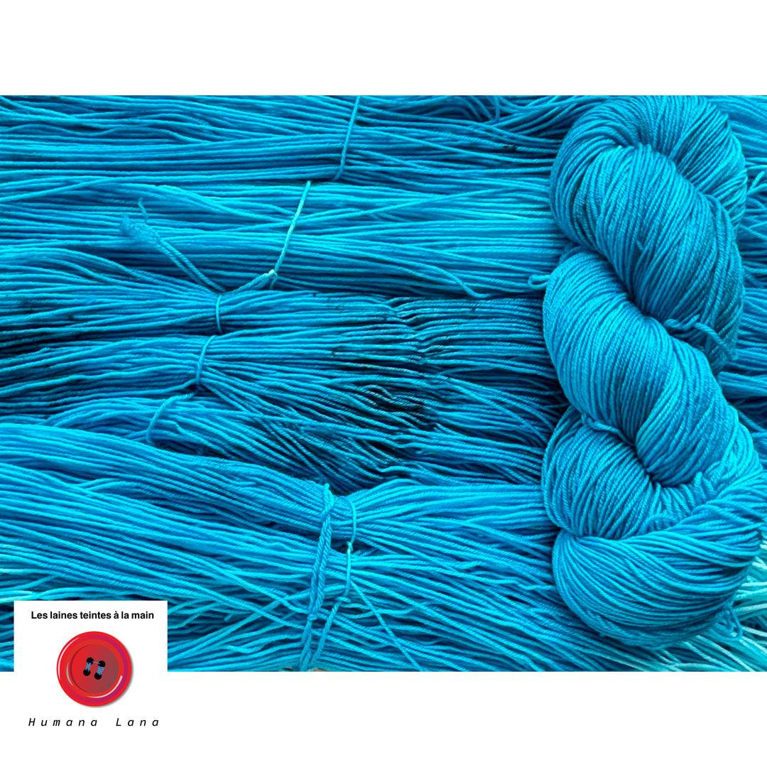Laine à bas exclusive Humana Lana de couleur Turquoise