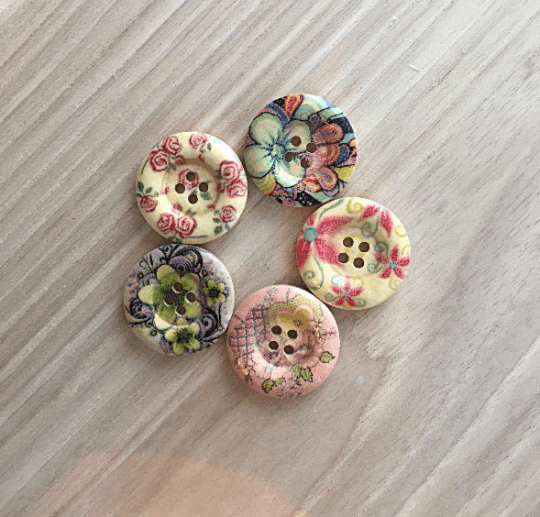 5 boutons à 4 trous Floraux (25mm)