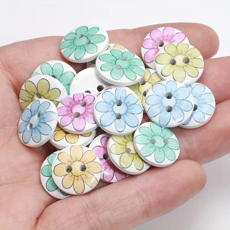 5 boutons en Bois blanc et fleur (15mm)