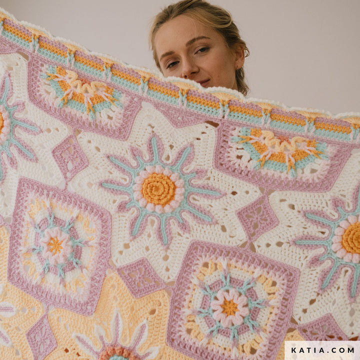Kit CAL Stars in Bloom : Couverture de Fleurs au Crochet PRÉ-VENTE pour septembre