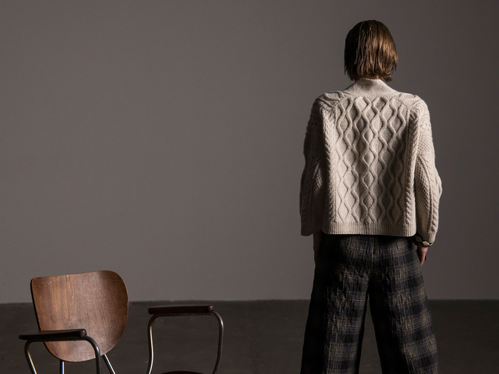 Cours de tricot on apprend à faire le  Fisherman Cardigan