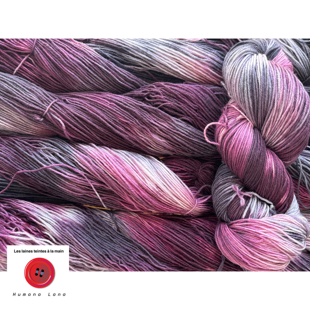 Laine à bas exclusive Humana Lana de couleur Pivoine givré