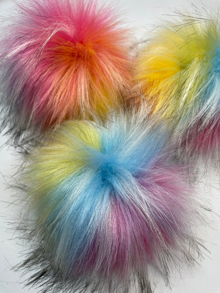 Pompon de fausse fourrure 16-17cm (1006)