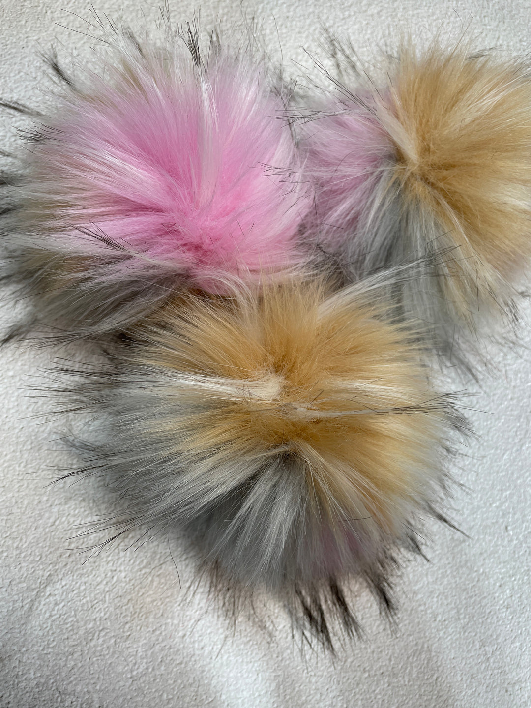 Pompon de fausse fourrure 16-17cm (1006)