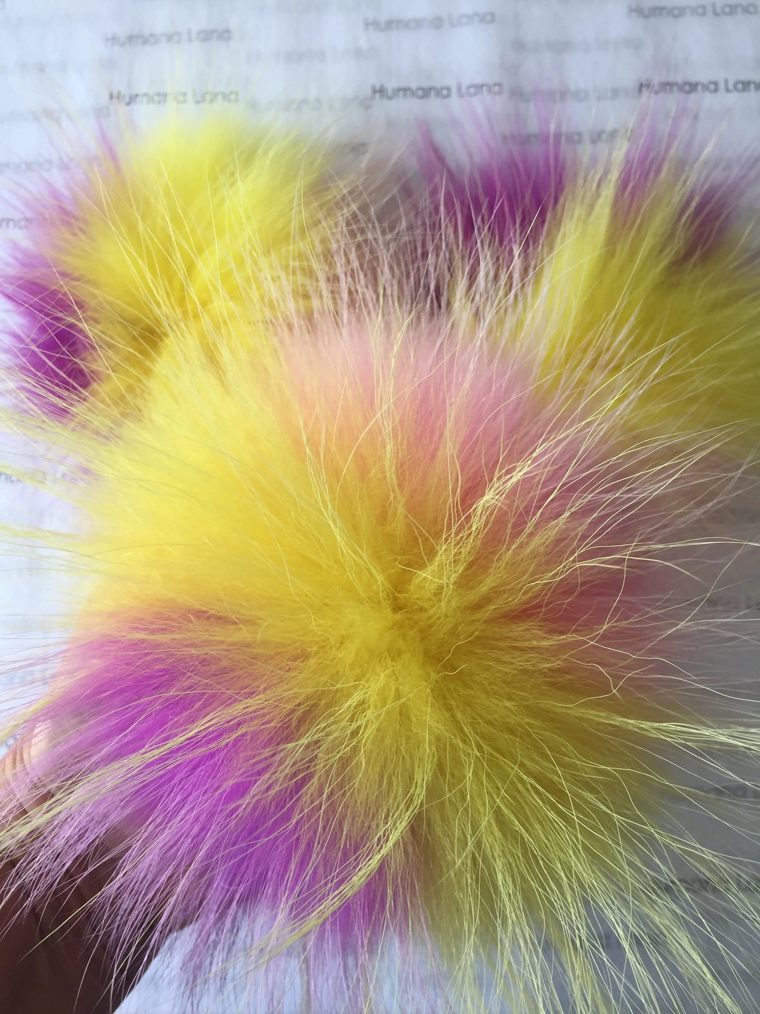 Pompon en fausse fourrure Corail Kaki et Nude 3 pièces - MegaCrea DIY Multicolore - Assort Pompon en fausse fourrure Corail Kaki et Nude 3 pièces - MegaCrea DIY Multicolore - Assort