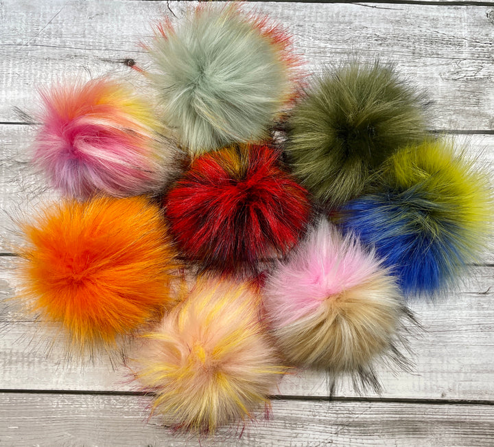 Pompon de fausse fourrure 16-17cm (1006)