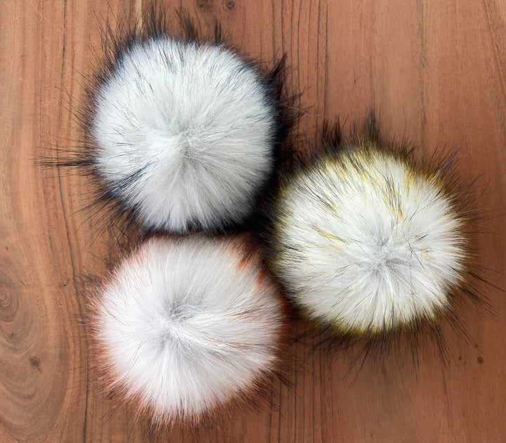 Pompon de fausse fourrure 15-16cm (1005)